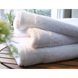 Plain white bath towel 100cmx150cm